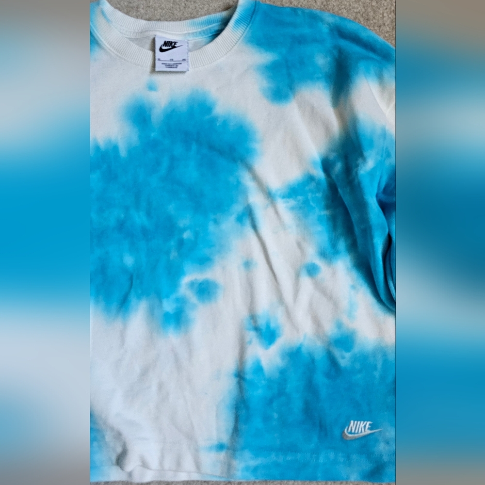 Youth Nike Sweatshirt Bundle - Nike Blue Tie-Dye Sweatshirt and Neutral Beige - Picture 12 of 13